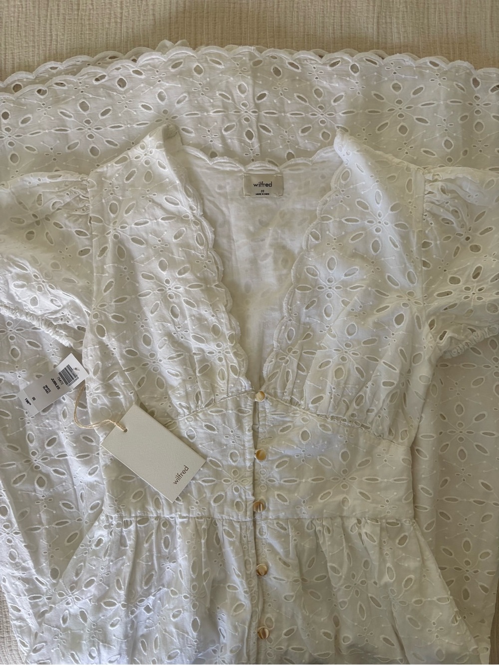 Wilfred White Eyelet Mini Dress Puff Sleeve Button Front - Size 00 *NWT* - Picture 3 of 9